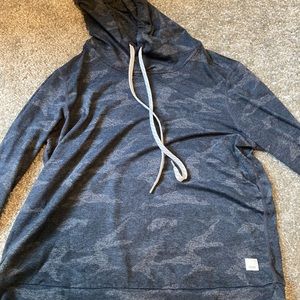Super soft Vuori camo sweatshirt!